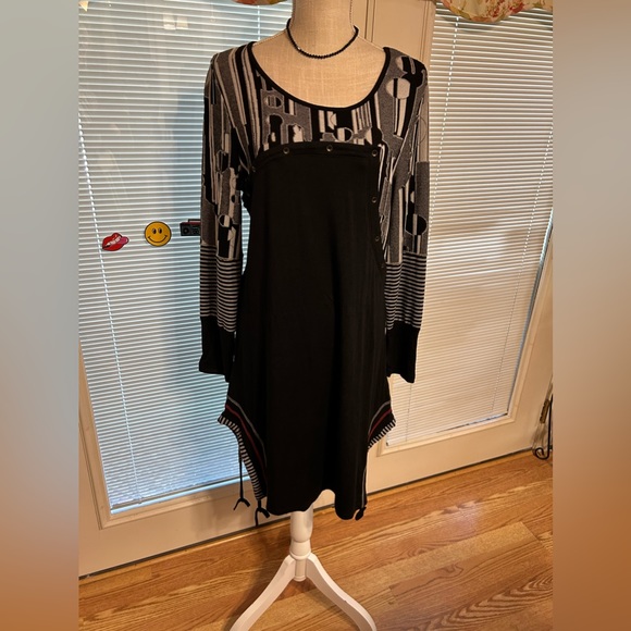 la-ei Dresses & Skirts - Dress
